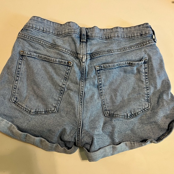 Old navy jean shorts - Picture 2 of 2